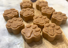 Load image into Gallery viewer, Peanut Butter Pawsicles Frozen Dog Treats

